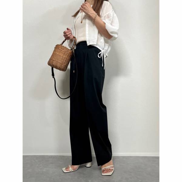 《激アツ》「可愛くて今年風！」超便利【GU】“シアーブラウス”の着回しコーデ特集