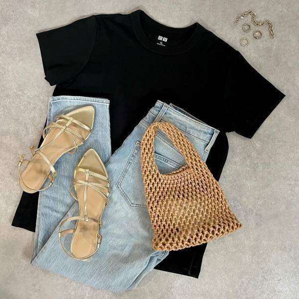 【朗報】あの人気者が『再販』！！【GU】今度こそ欲しいッ（泣）「バズりサンダル」