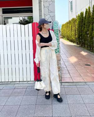 えぇ！ 『1,000円』でいいの！？【ユニクロ】イロチ買い、不可避！「優秀タンクトップ」