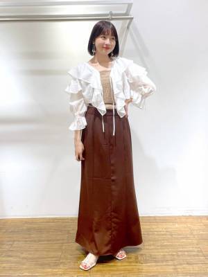 ビビるぐらい可愛いいッ♡♡【ローリーズファーム】1枚で即おしゃれ見え！「フリルトップス」