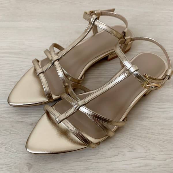 再販きたー！【GU】で大人気のサンダルが再登場！！