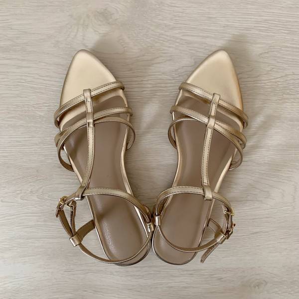 再販きたー！【GU】で大人気のサンダルが再登場！！