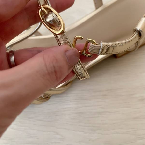 再販きたー！【GU】で大人気のサンダルが再登場！！