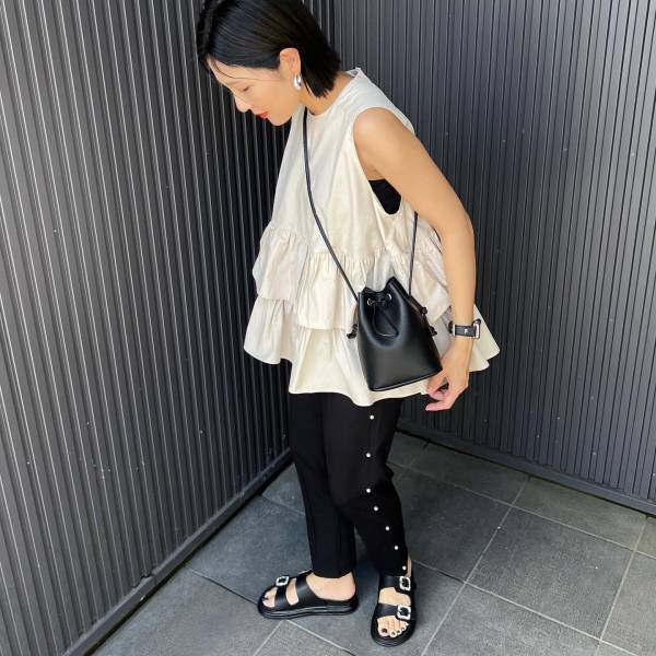 「買って正解でした♡」「すぐ完売」【ユニクロ】”レザーショルダーバッグ”まとめ