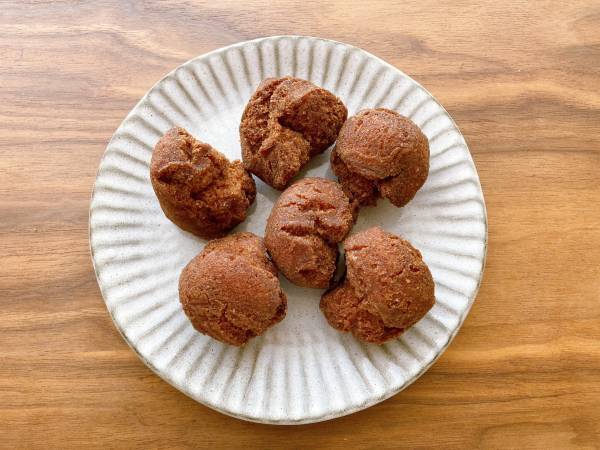 「黒糖のコクのある風味」【ファミリマート】”サーターアンダギー”は「満足度がかなり高め」