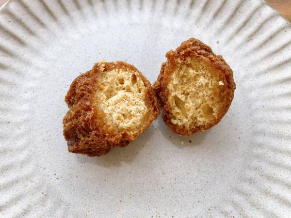 「黒糖のコクのある風味」【ファミリマート】”サーターアンダギー”は「満足度がかなり高め」