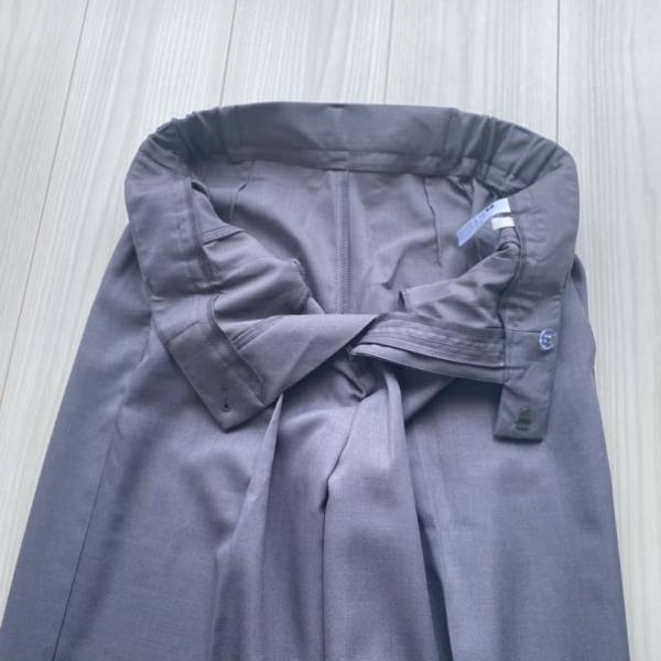 この「グレー」に惹かれた！！挑戦しやすい！【GU】いまブーム中の「ローウエストボトム」