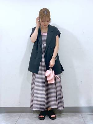 ＜店頭でも大人気 → 新色登場！＞【ローリーズファーム】かわいくて大優勝♡「バズりワンピ」