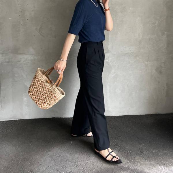 まさかの『値下げ』に大感謝！【ユニクロ】ハシゴしてでも欲しい♡「バズりトップス」