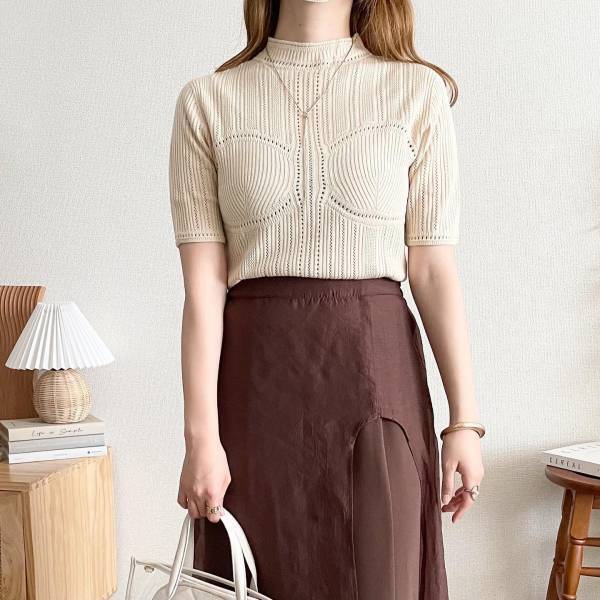 まさかの『値下げ』に大感謝！【ユニクロ】ハシゴしてでも欲しい♡「バズりトップス」