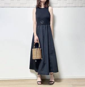 「ドンピシャの形」すぎて、さすが【GU】の声！「プチプラレベルじゃない」”激カワ楽ちんワンピ”