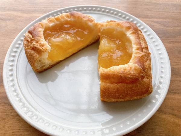 カフェのクオリティじゃん！【セブンイレブン】サクサク食感がたまらない「デニッシュ」を食べてみた