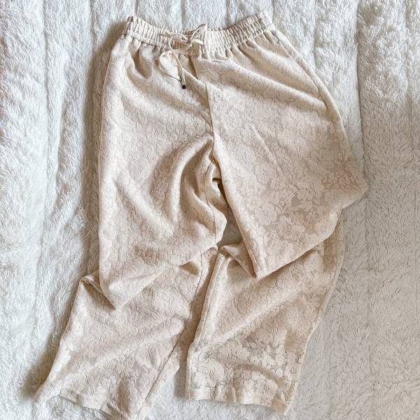 《衝撃っ！》体型カバーにめちゃ「感動」！！【GU】“レースボトムス”まとめ