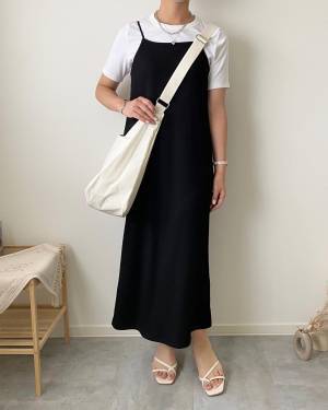 「即完売」したコレが「待望の再入荷！！」【GU】「SNSで話題」”ラウンドショルダーバッグ”を今すぐGET