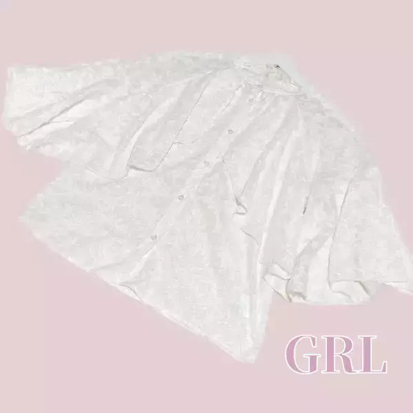 「反則級のかわいさ♡」【GRL】マニアが推す！！”ケープ風ブラウス”が大当たり