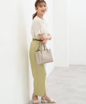 くぅー！ さすが【ハニーズ】さん♡ こりゃ、お値段以上！ 大人かわいい「盛り袖トップス」