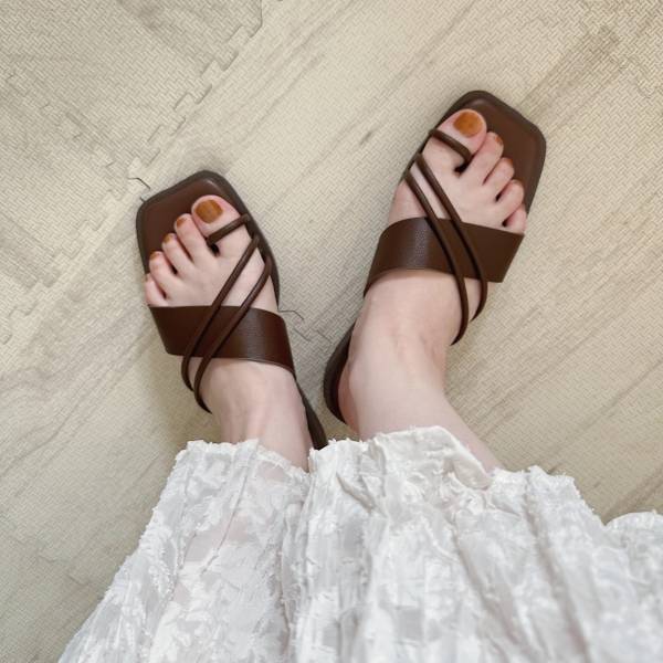 「ほんとにプチプラ！？」「これ絶対欲しい！」【しまむら】“トングサンダル”がかわいい