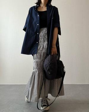 夏も『チェック柄』がキテるッ♡【GU】マンネリコーデの救世主！「最旬アイテム」