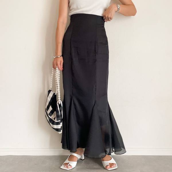 ZOZOで人気の【JUNOAH】「神シルエット」な「シアーマーメイドスカート」がオススメ