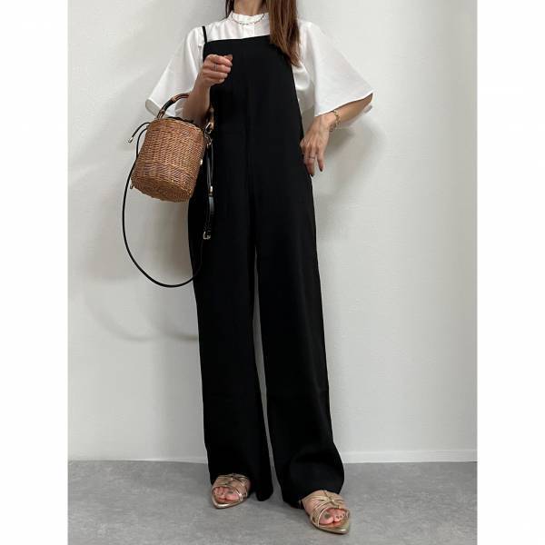 「苦手な方でも」着られる！【ever navy】”黒サロペット”が大人可愛い♡