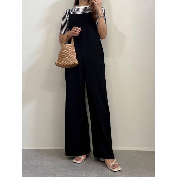 「苦手な方でも」着られる！【ever navy】”黒サロペット”が大人可愛い♡