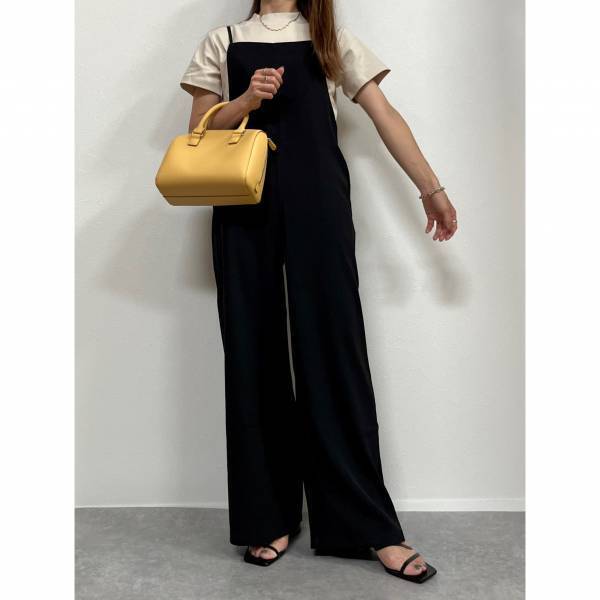 「苦手な方でも」着られる！【ever navy】”黒サロペット”が大人可愛い♡