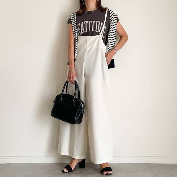 「色も形も理想」すぎる…二の腕細見えも！【しまむら】めちゃ可愛い”チャコールグレートップス”を紹介