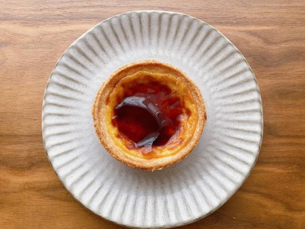 サクッとホロホロ♡【ファミリーマート】「焼きプリンタルト」はコクが楽しめる本格派！