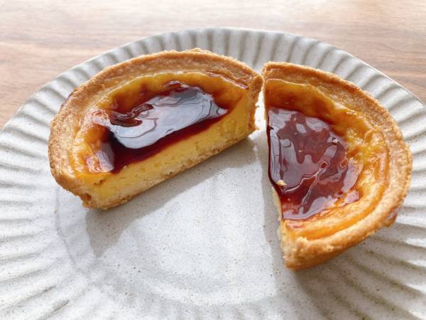 サクッとホロホロ♡【ファミリーマート】「焼きプリンタルト」はコクが楽しめる本格派！