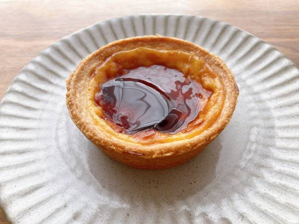 サクッとホロホロ♡【ファミリーマート】「焼きプリンタルト」はコクが楽しめる本格派！