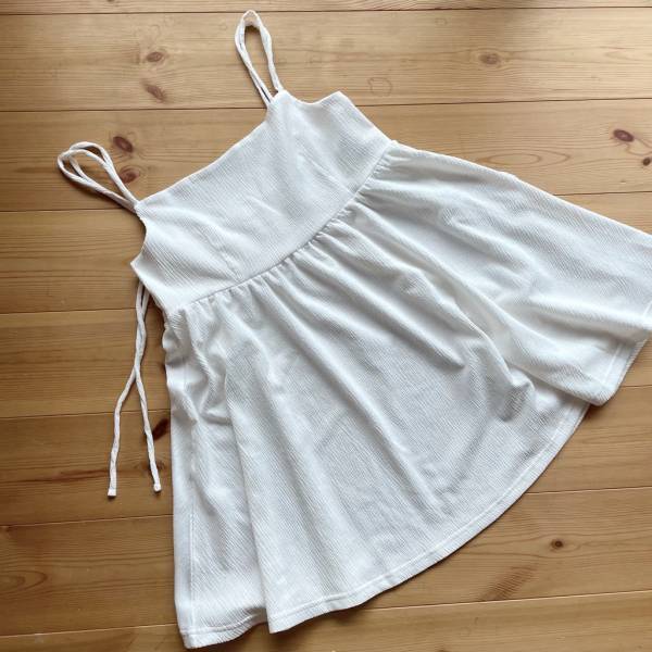 「待って？可愛すぎる！」「安心価格で買えちゃう」【しまむら】「激かわ」“キャミ”の着回しが無限大