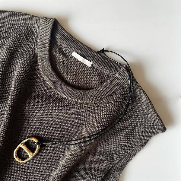 「着痩せ」マジでスゴッッ！！「高見え」すぎん？！【GU】超優秀“スリーブセーター”特集