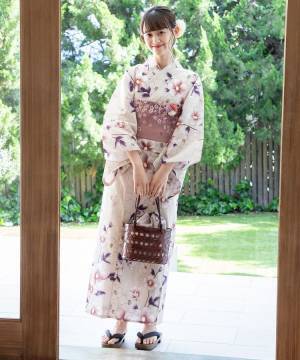 「おしゃれ浴衣」なら【ハニーズ】で♡ 種類豊富でカンタン着付！