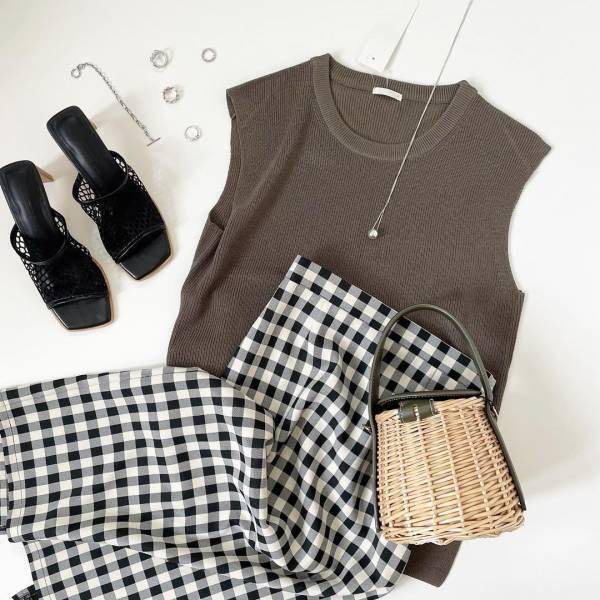 「万能すぎ」で「ナイス丈感」！！【GU】“フレンチスリーブセーター”が「おすすめ」ですっ