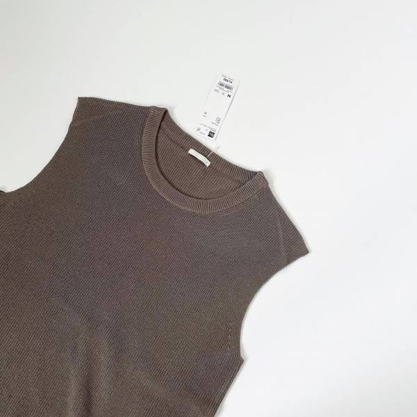 「万能すぎ」で「ナイス丈感」！！【GU】“フレンチスリーブセーター”が「おすすめ」ですっ