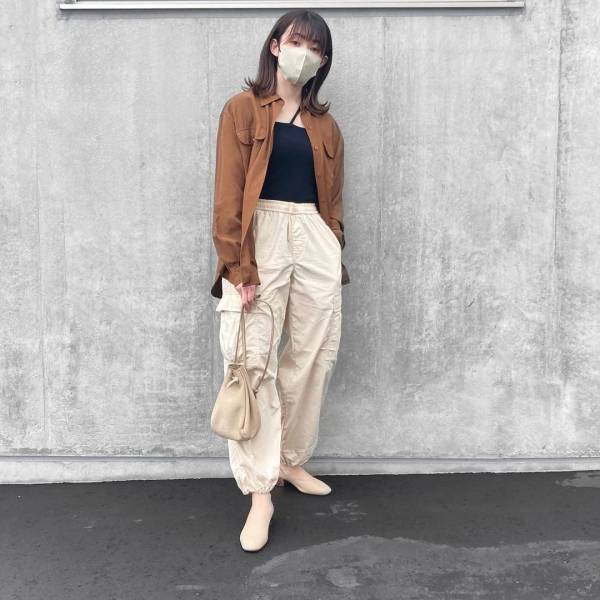 モード系が【ユニクロ】で買うなら？ カジュアルすぎない「カーゴパンツ」が正解！