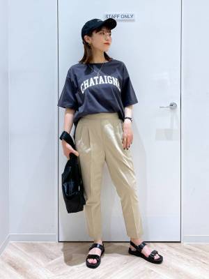 ＜即マネしたいッ！！＞【グローバルワーク】カジュアルだけど大人っぽ♡「ロゴT」