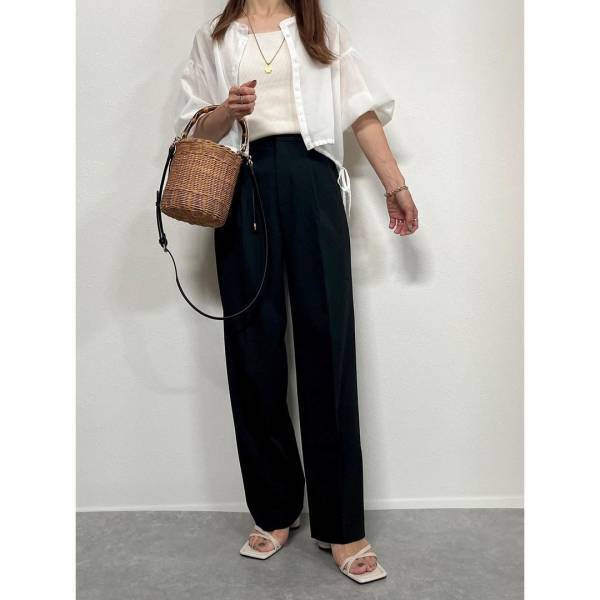 ＜やっぱ【GU】さすがだわ！！＞ 大人女子におすすめ♡ 高見え「上品ブラウス」