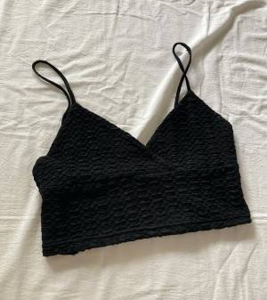 見つけたら「迷わず」買い！「今っぽ♡」になれる【しまむら】高コスパの”黒ビスチェ”特集