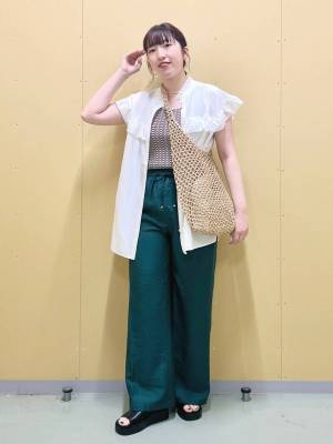 今すぐ真似させてッ！！【ローリーズファーム】カジュアルにもきれいめにも◎「フリルブラウス」