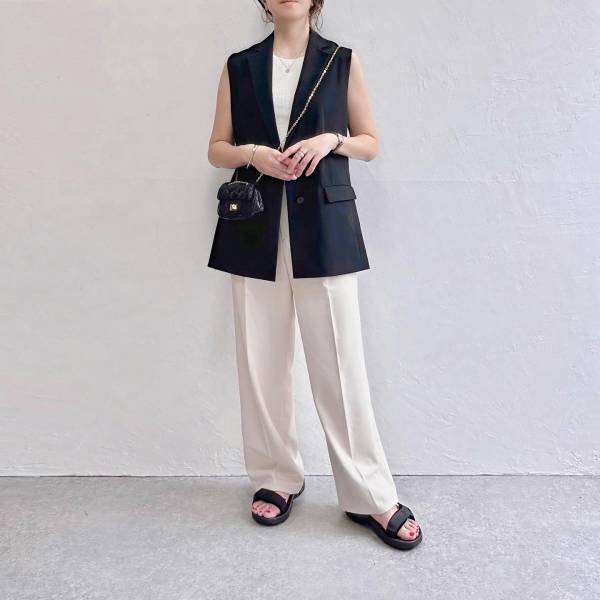 上品コーデでも使える♡【スポーツサンダル】