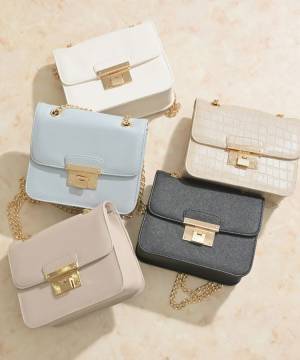 オシャレ女子はもう持ってる！？【ハニーズ】今すぐ買いたい！「ショルダーバッグ」