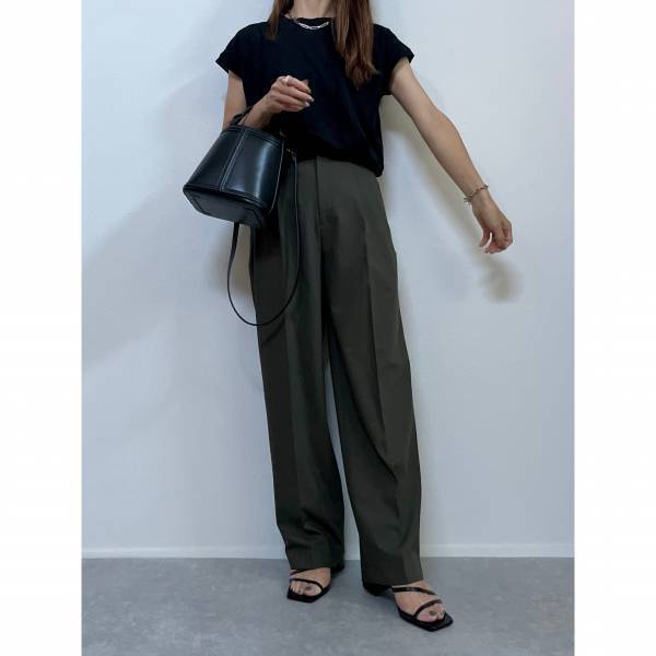 「毎年大人気」で「何年も愛用」してるッ！【フレンチスリーブT】のシルエットがキレイ！