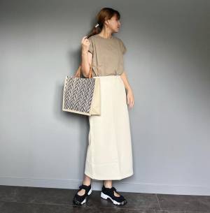 「即カート」IN！！「お値段も嬉しい」【ユニクロ】「めっちゃいい」“オフホワイトスカート”コーデ集