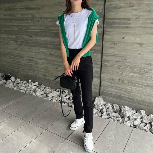 《衝撃のワンコイン！》 【ユニクロ】値下げでさらに品薄！？「ミニT」は早い者勝ち！