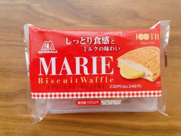 ふんわりワッフルとマリービスケット入りの新感覚スイーツ！【ファミリーマート】「マリービスケットワッフル」