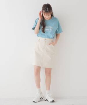 えっ！まさかの1,000円以下！？【ハニーズ】何枚あってもいい♡「ロゴTシャツ」