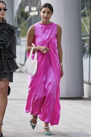 ワンピーススタイルこそ冒険！ベッティーナ・ルーニーのコーデ集【今、気になるファッションアイコン】