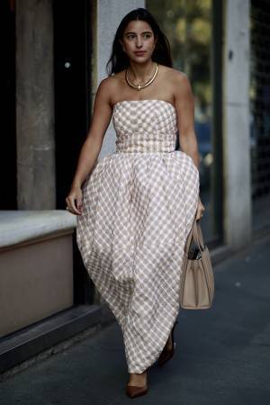 ワンピーススタイルこそ冒険！ベッティーナ・ルーニーのコーデ集【今、気になるファッションアイコン】