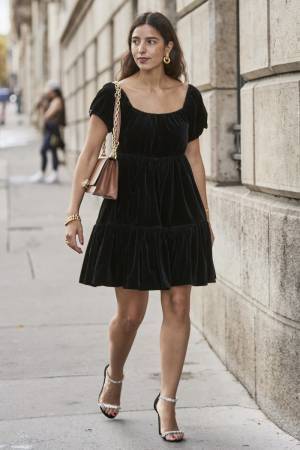 ワンピーススタイルこそ冒険！ベッティーナ・ルーニーのコーデ集【今、気になるファッションアイコン】